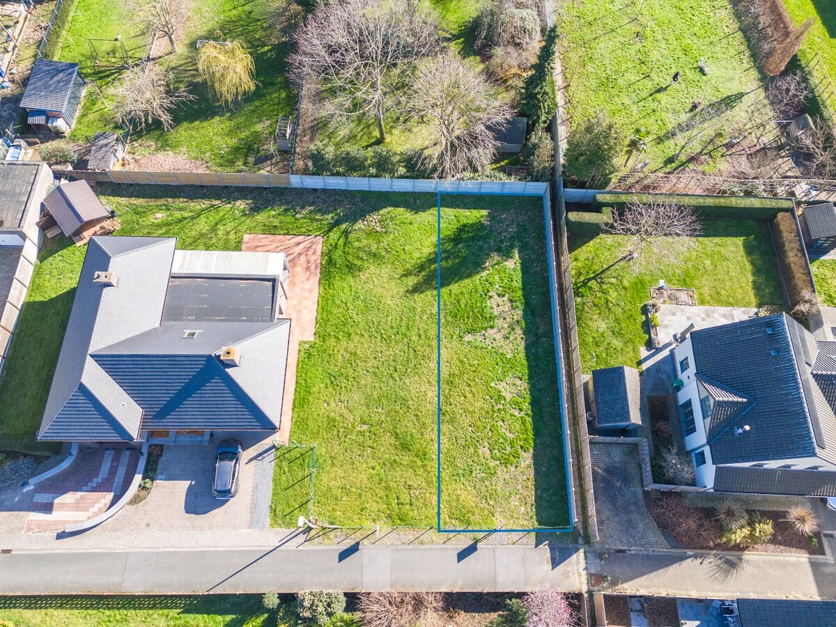 Rustig gelegen bouwgrond voor HOB met ZW oriëntatie te Hillegem 