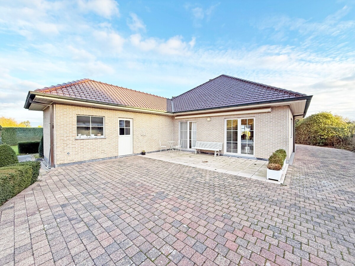 Prachtige laagbouwwoning op 10 are nabij centrum Zottegem 