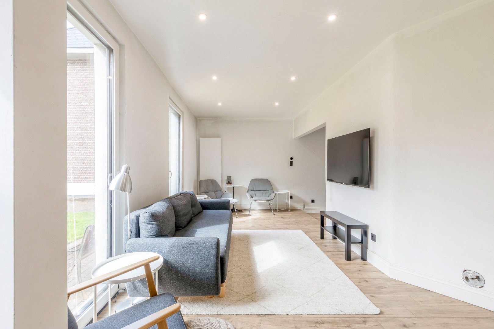 Instapklare woning met tuin in de gezellige kern van Laarne 