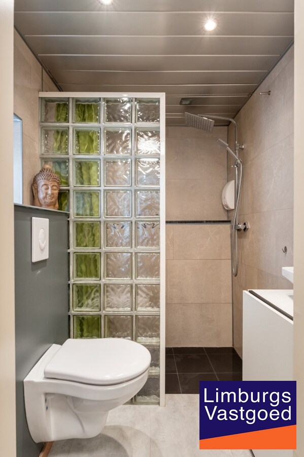 Centraal gelegen woning, 3 slpk, 181 m² bewoonbare oppervlakte, 3a 17ca 