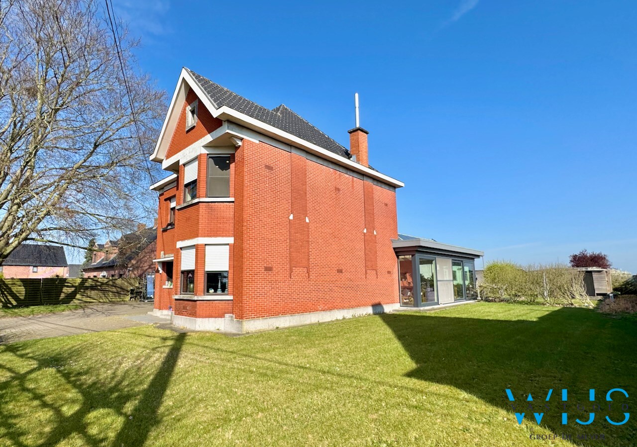 Prachtige eigendom in hartje Wippelgem ! 