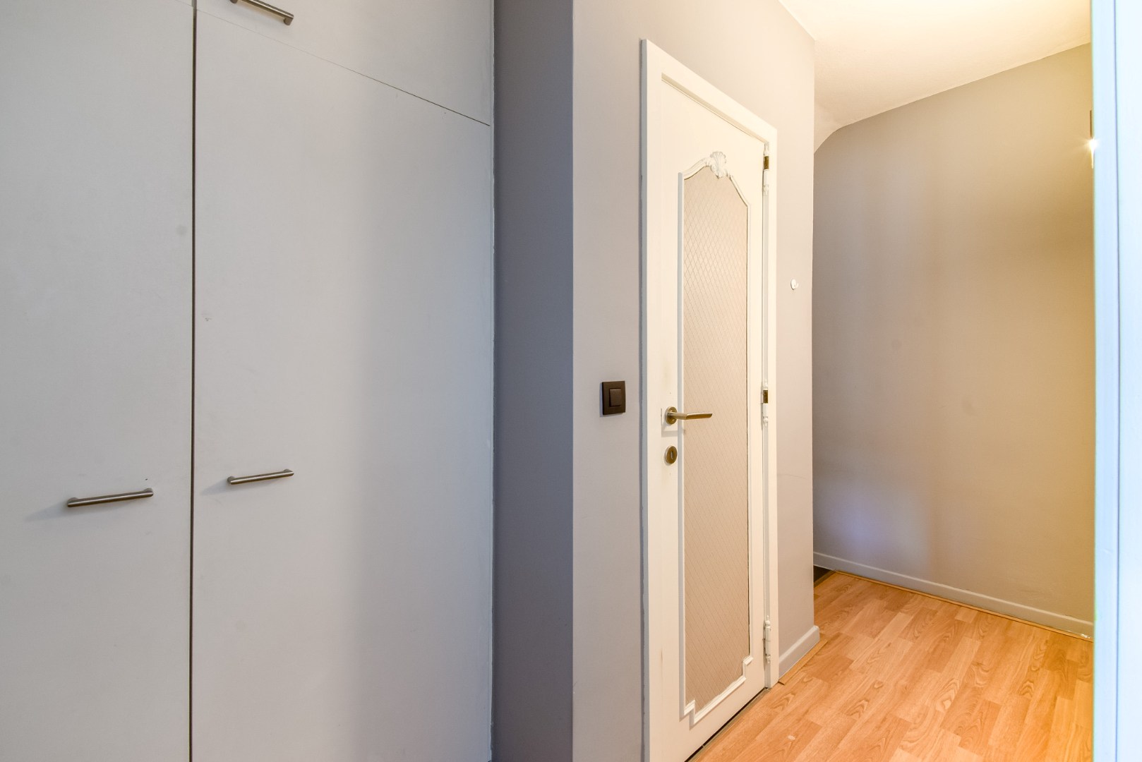 Ruime bel-étage woning met garage, tuin en mogelijkheid tot 4 slaapkamers 