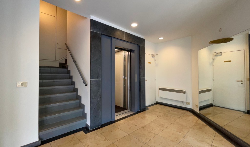 Gelijkvloers kantoor te huur nabij Singel in Antwerpen