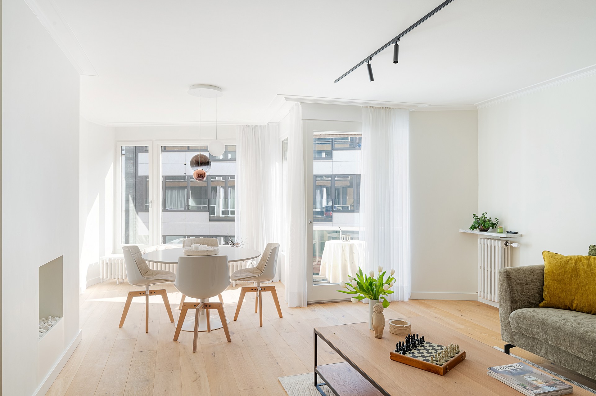 Stijlvol en volledig gerenoveerd appartement op wandelafstand van zee. 