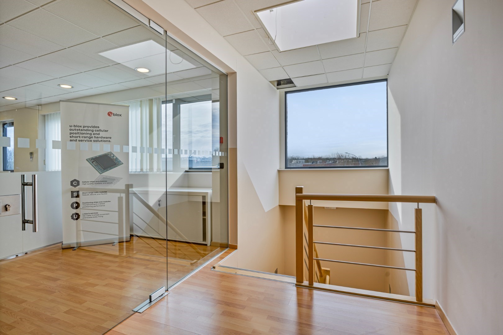 Kantoor te koop in het industriepark te Haasrode/Heverlee met 14 parkings - opp. 626 m² - verkoop van aandelen 