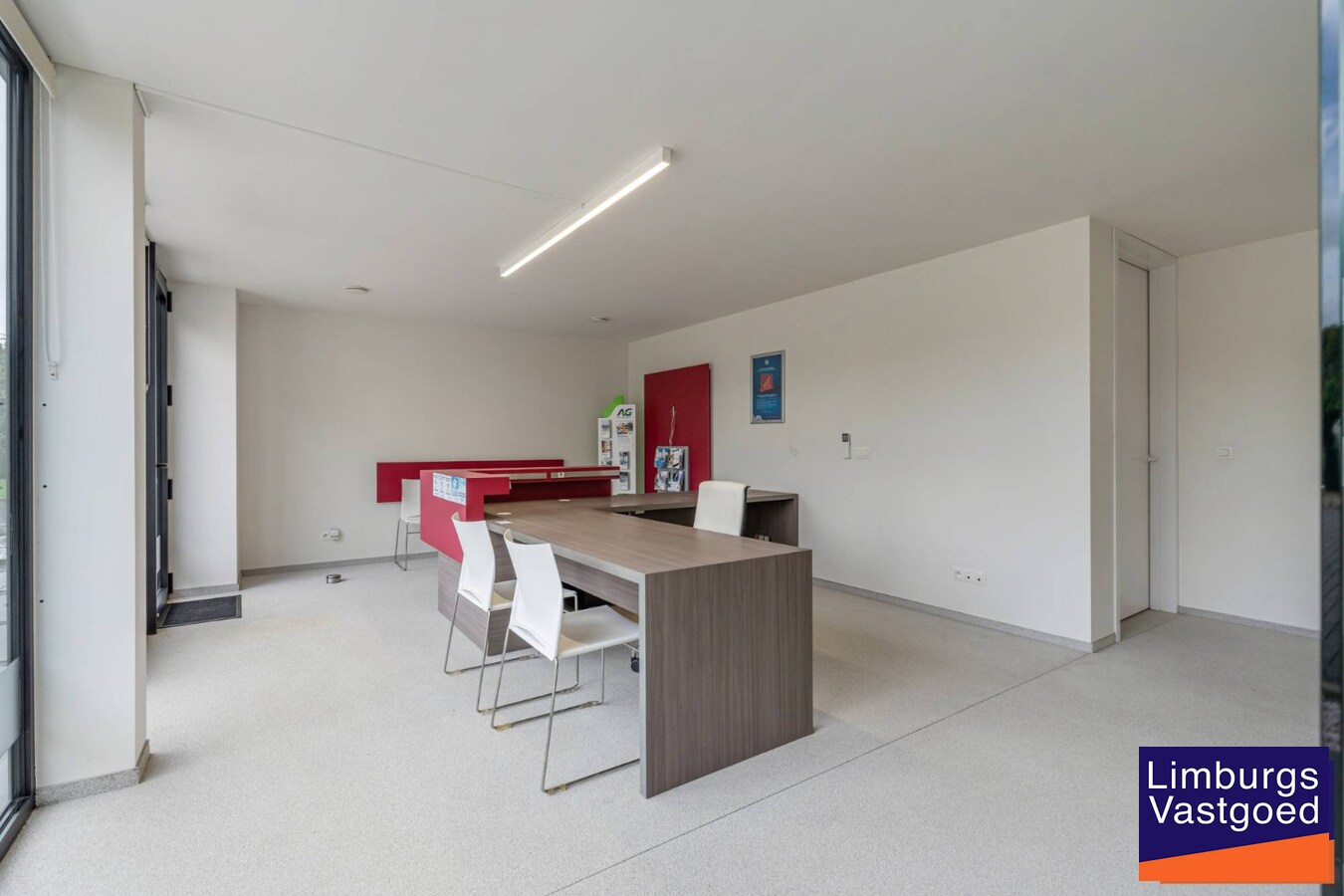 Exclusieve woning met praktijkruimte en zicht op weilanden 
