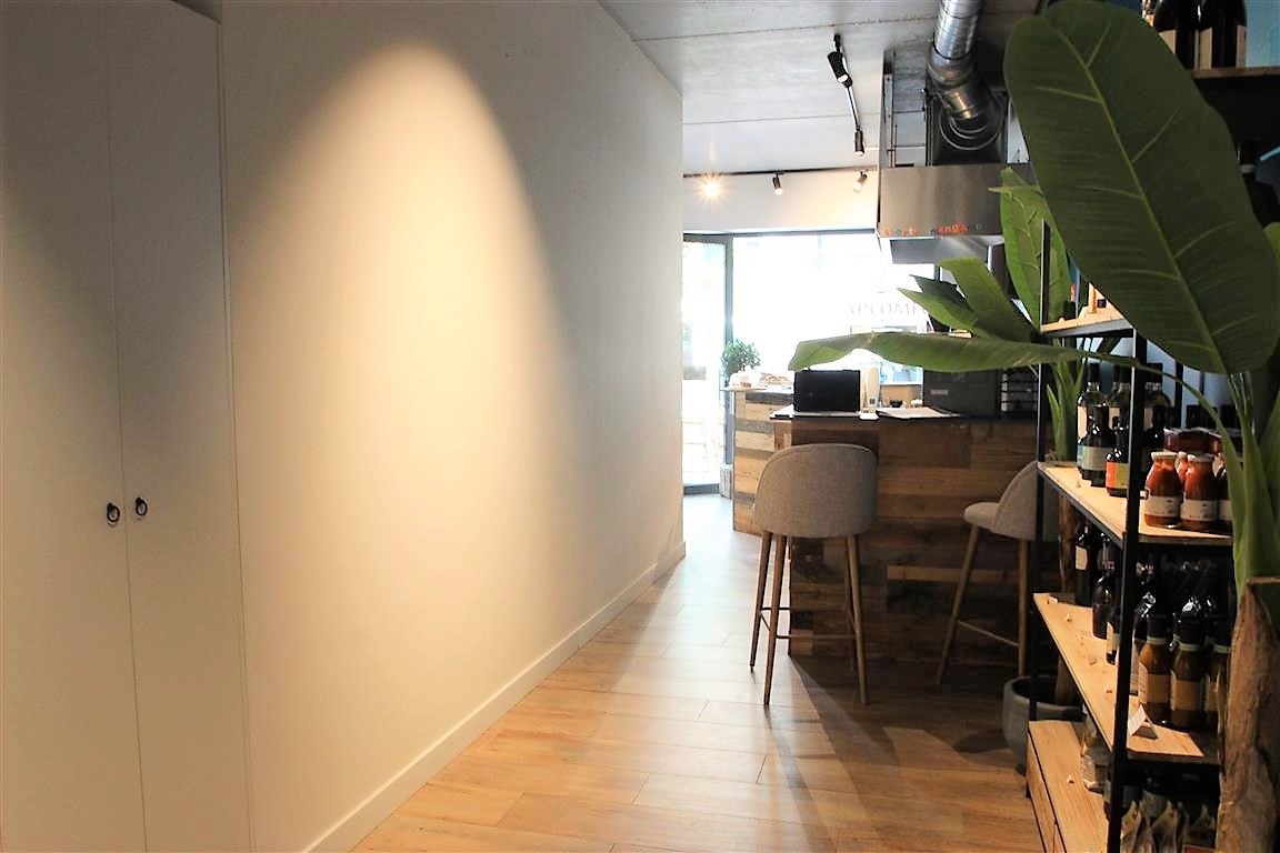 Exclusief investeringshandelspand met terras achteraan - Knokke 