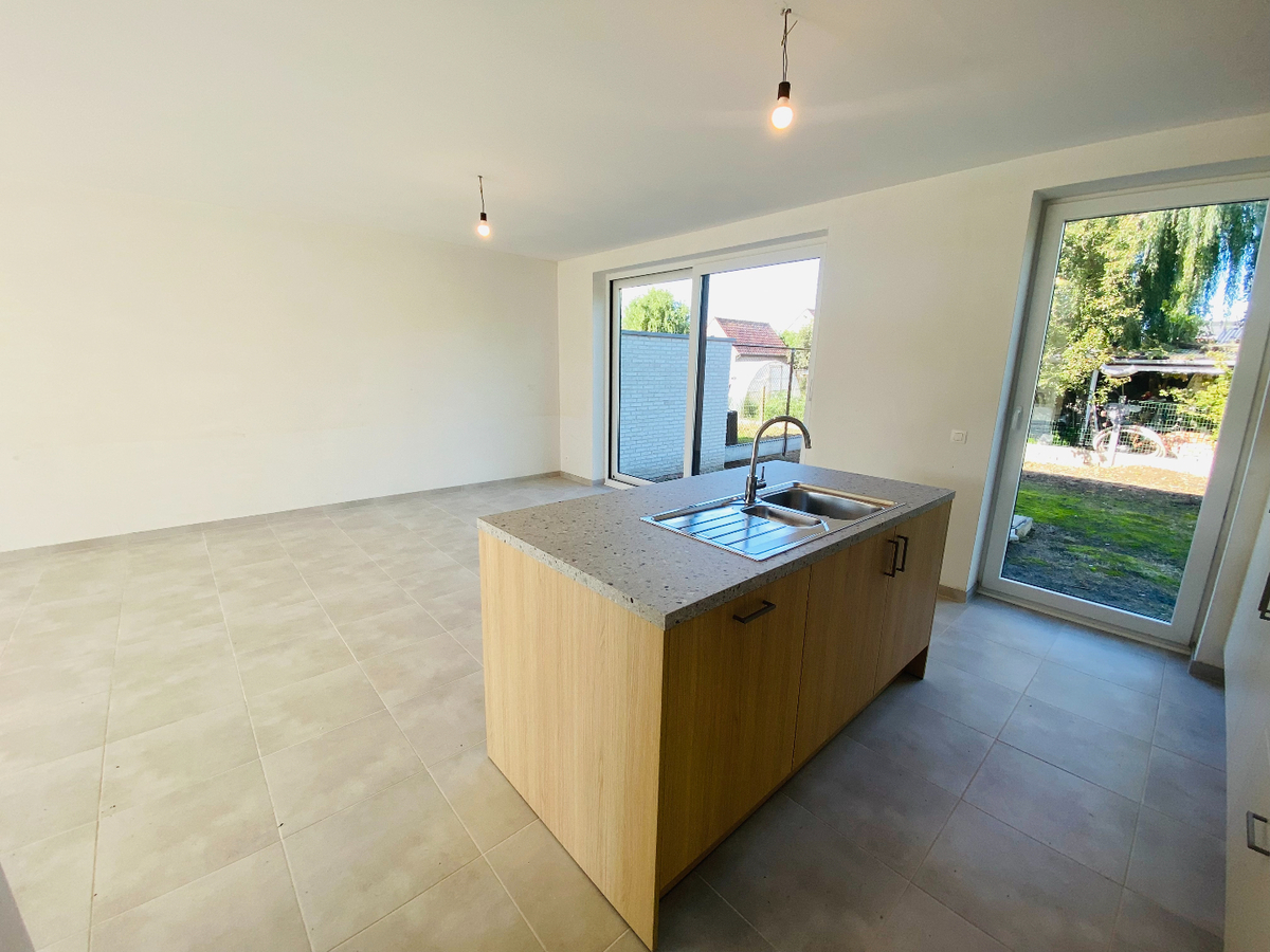 Nieuwbouwwoning met 3 slaapkamers te Eernegem 