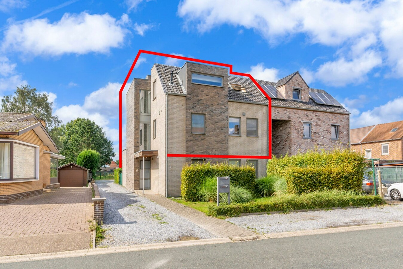 Luxe duplex appartement met 3 slaapkamers, bouwjaar 2008, 170m² bewoonbare oppervlakte. 