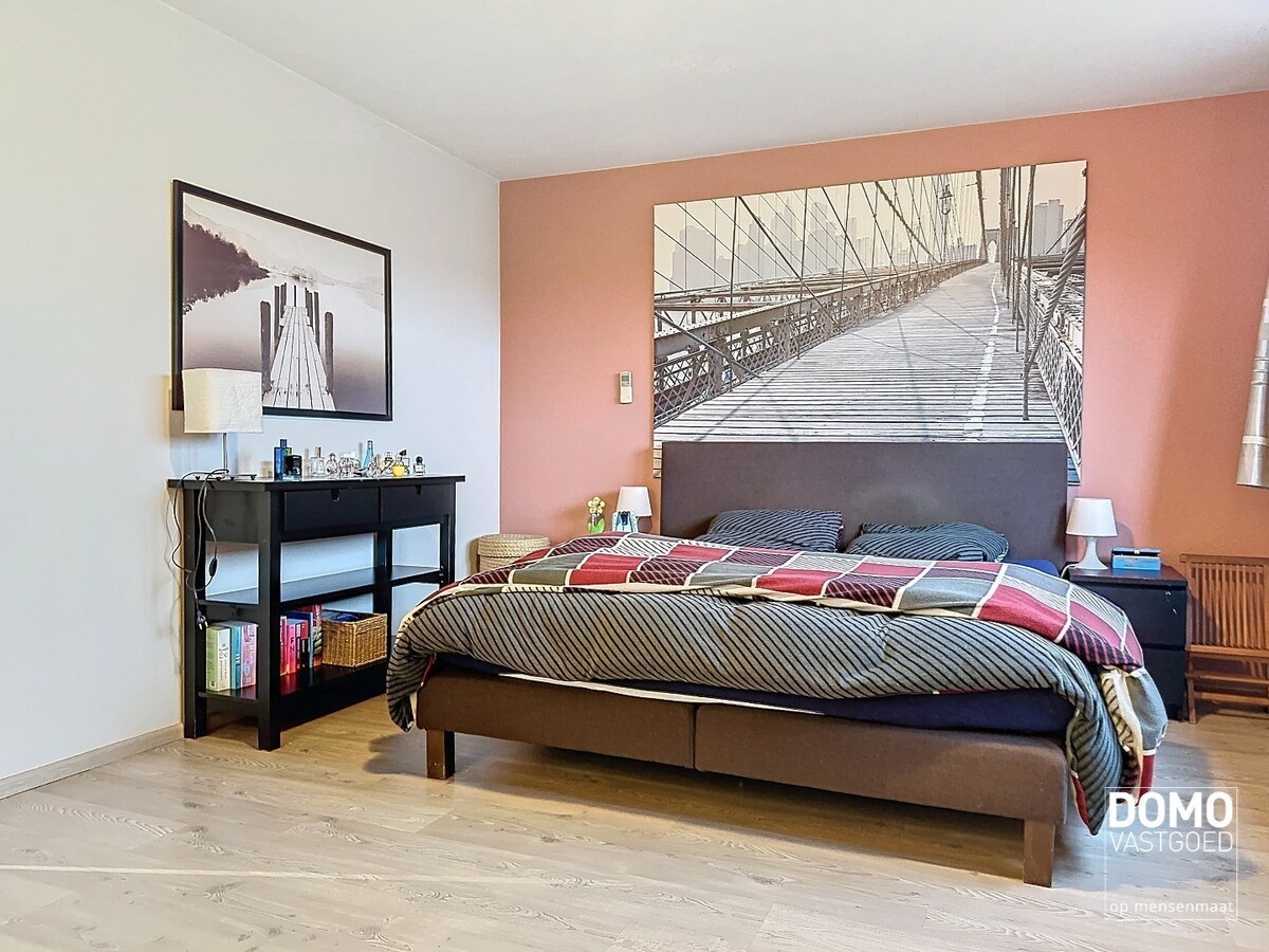 Instapklare en zeer ruime woning te Kuringen. 