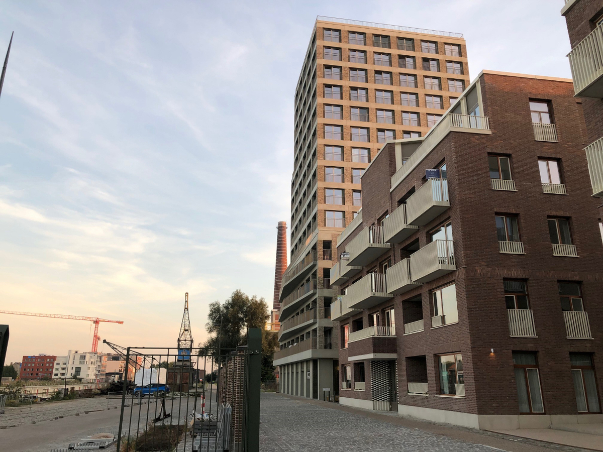 Luxueus wonen met unieke skyline én zicht op 't water. 