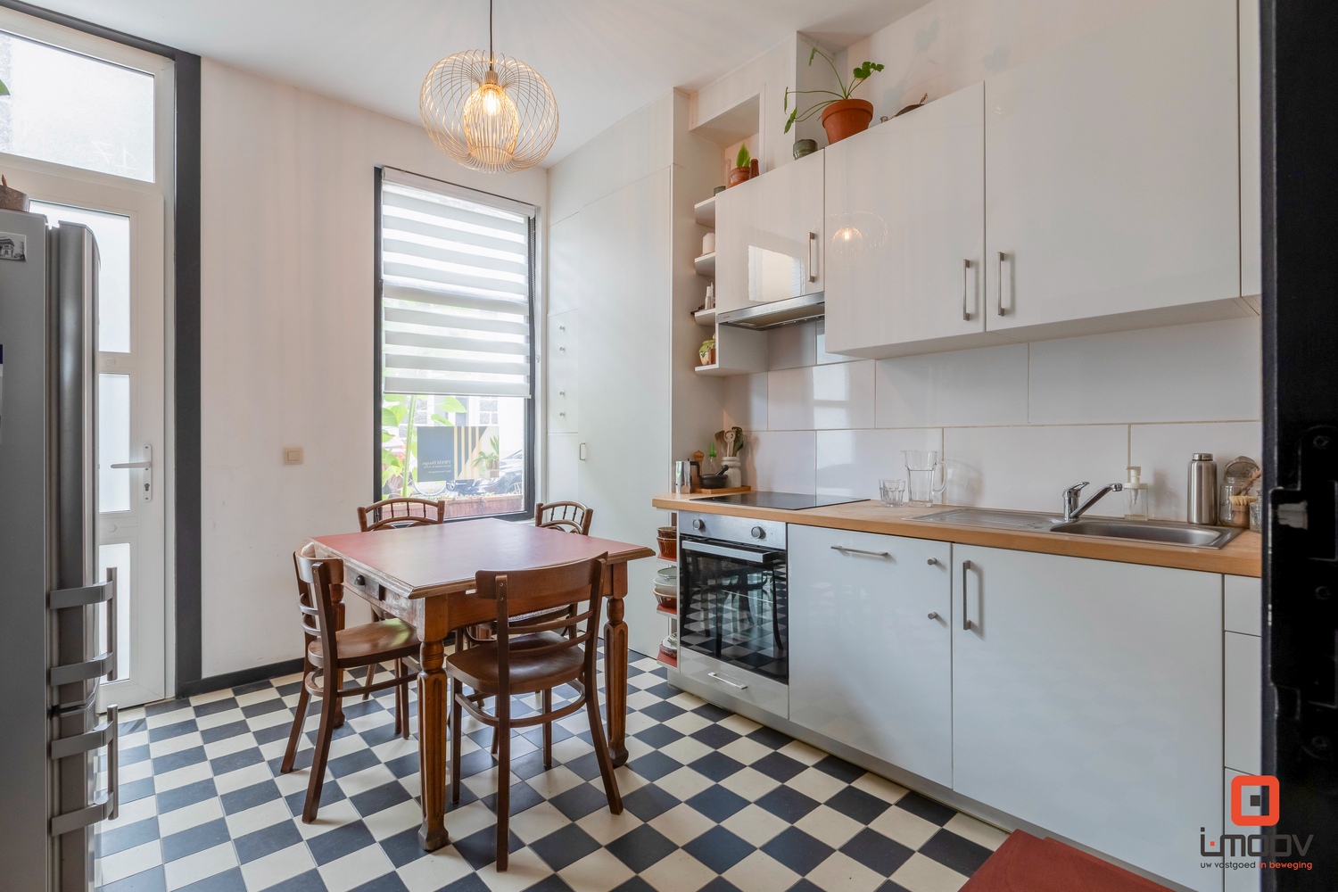 Hartelijk gerenoveerde woning te Gent 