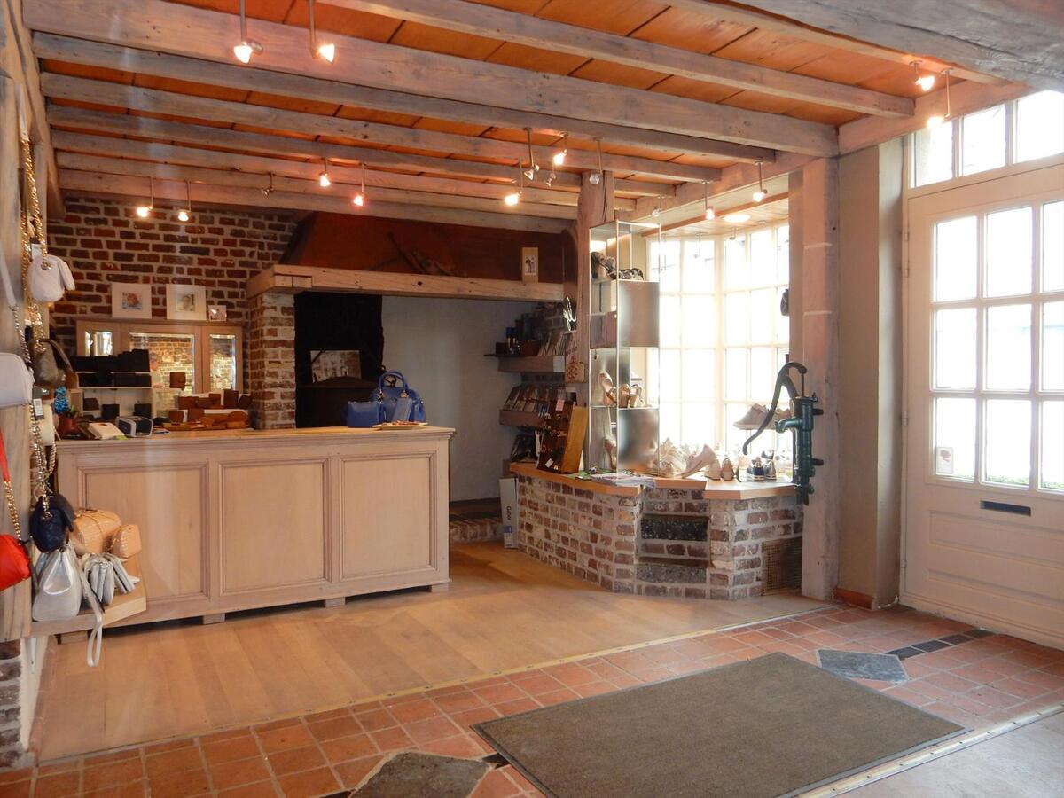 Prachtige handelszaak op commerciële ligging 