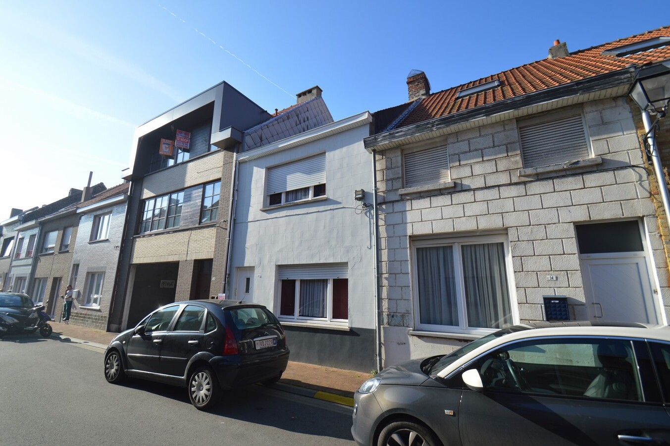 Te renoveren woning op enkele passen van het strand - Heist 