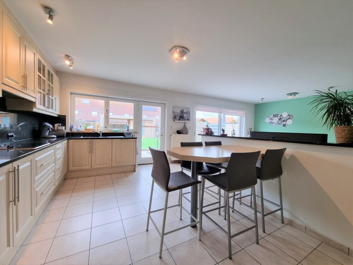 Mooie gezinswoning met tuin &amp; garage in rustige, kindvriendelijke woonwijk - Dudzele 