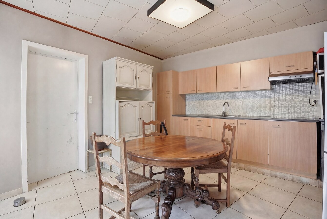 Rustig gelegen, alleenstaande woning op ruim perceel van 2210 m² 
