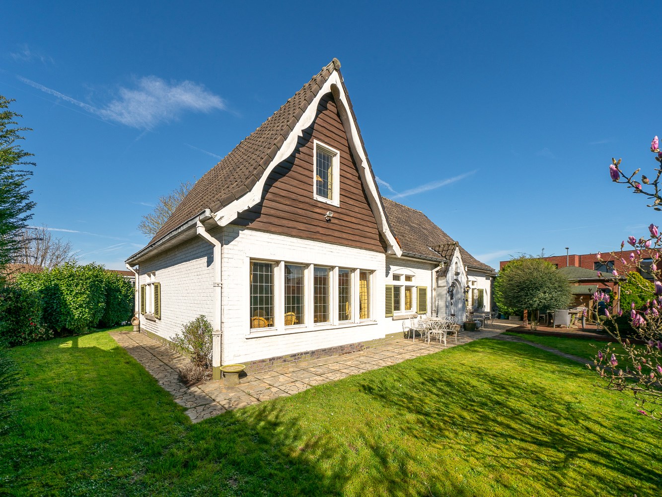 Statige villa in het centrum van Dilbeek 