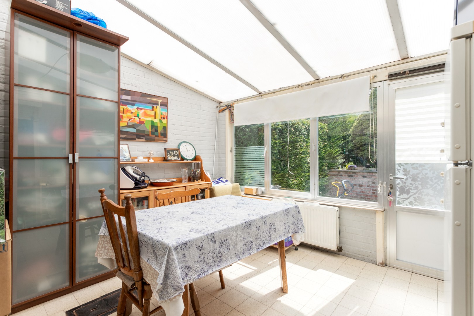 Op te frissen 3-gevel woning met 3 slpk te Halle 