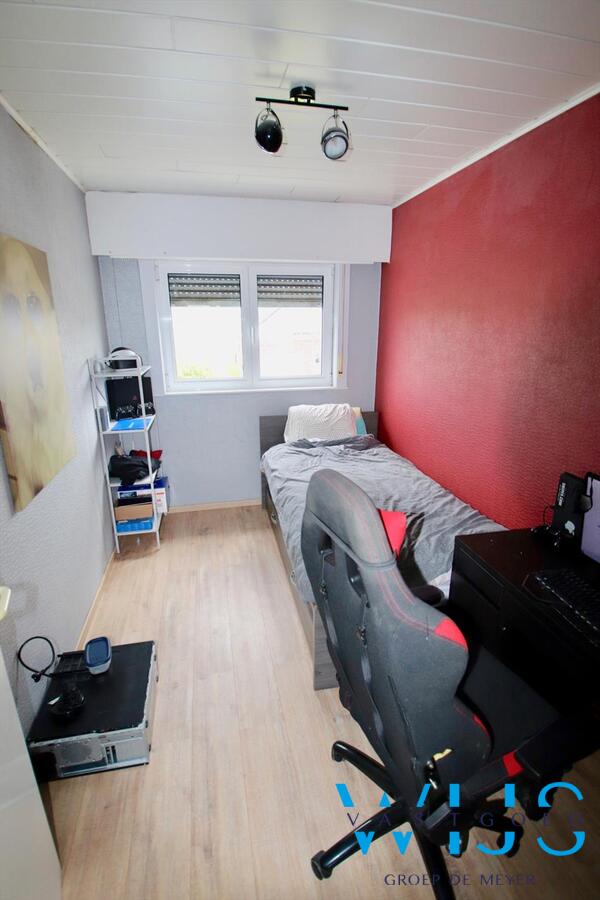 Leuke gezinswoning met 4 slaapkamers + tuin en garage te Zelzate! 