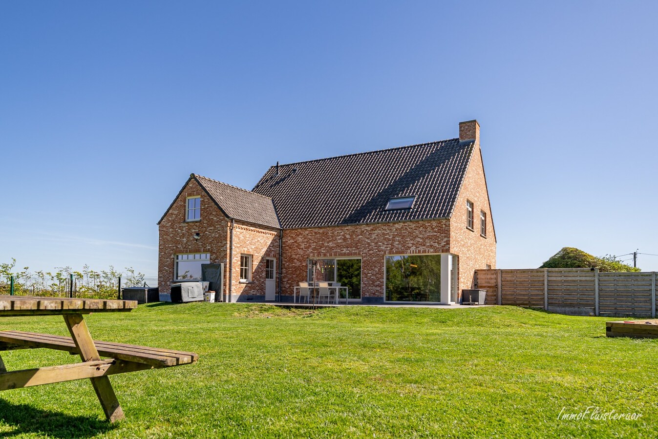 Magnifique domaine avec une villa neuve et un chenil et une pension pour chats agréés à Diksmuide 