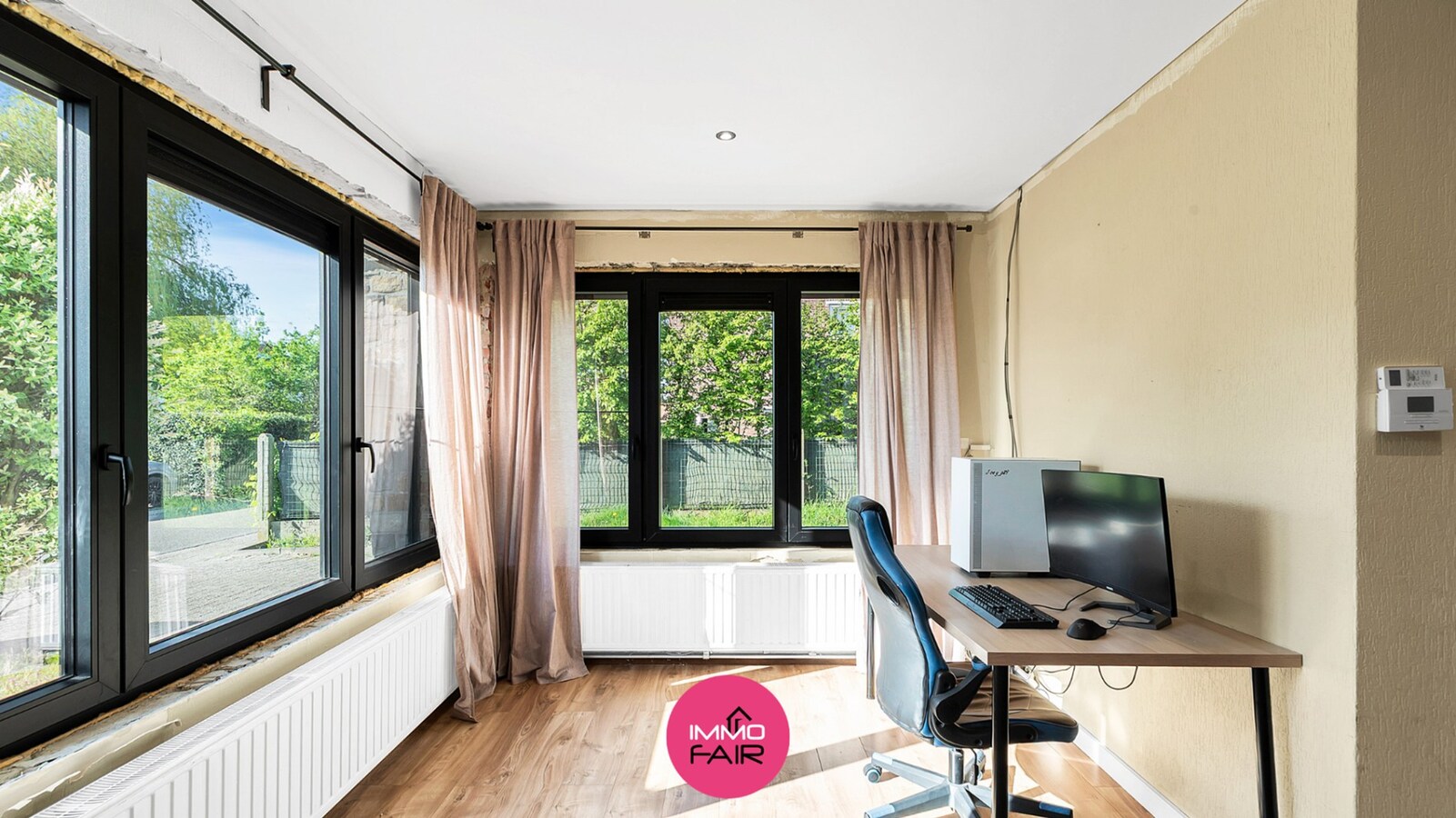 Grotendeels gerenoveerde woning in bosrijk gebied! 