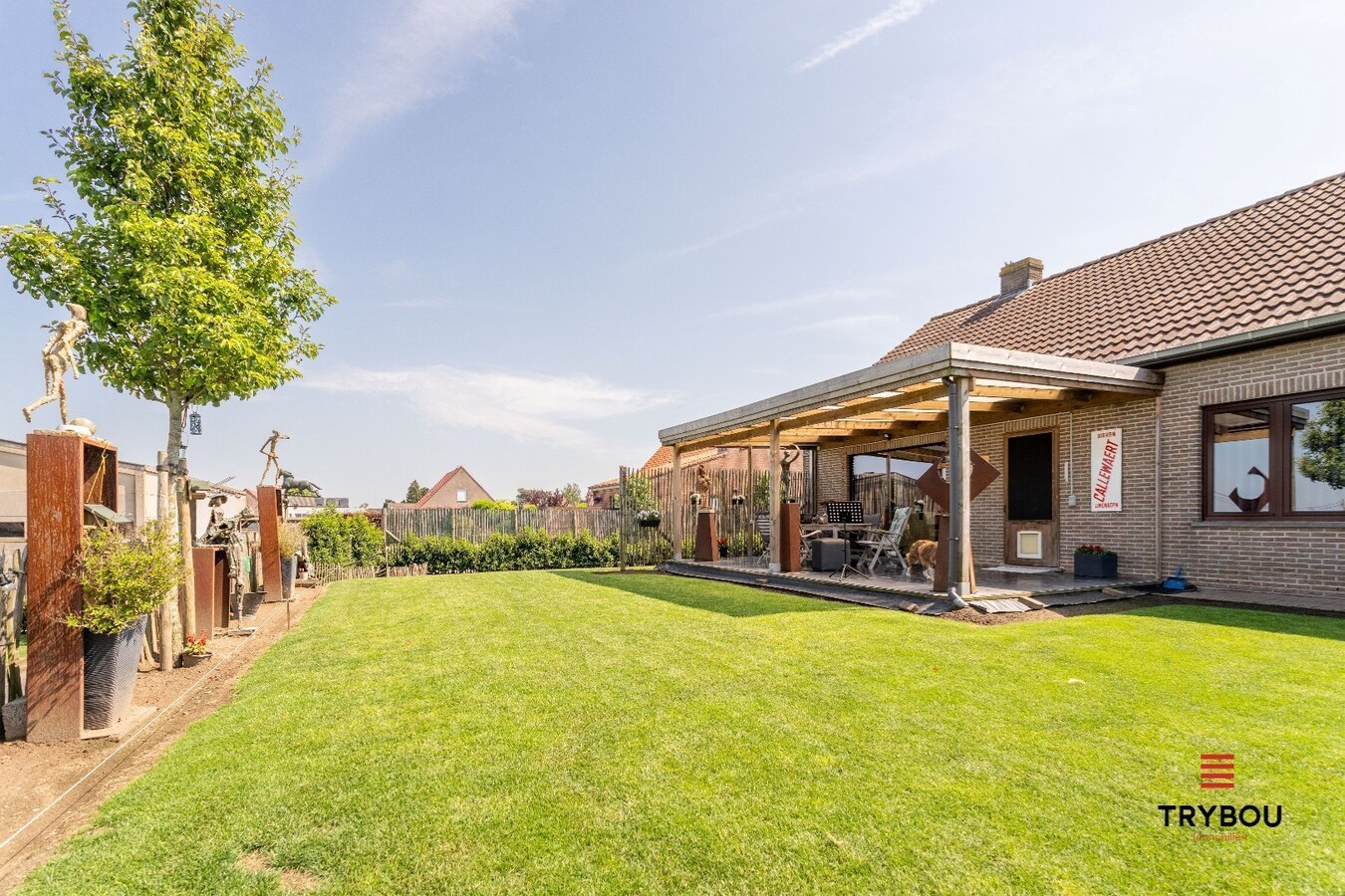 Gerenoveerde landelijke woning op een perceel van 1396m² met prachtige verzichten! 