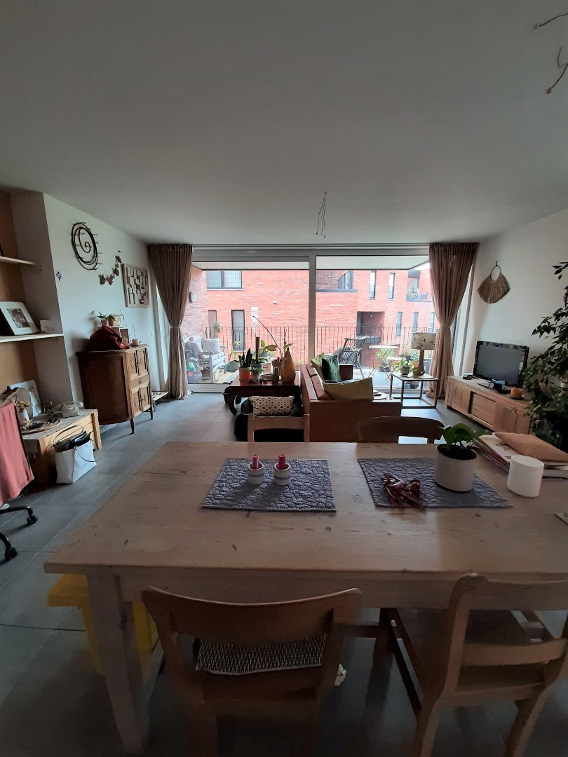 Recent appartement, gelegen op de eerste verdieping, met 2 slaapkamers 