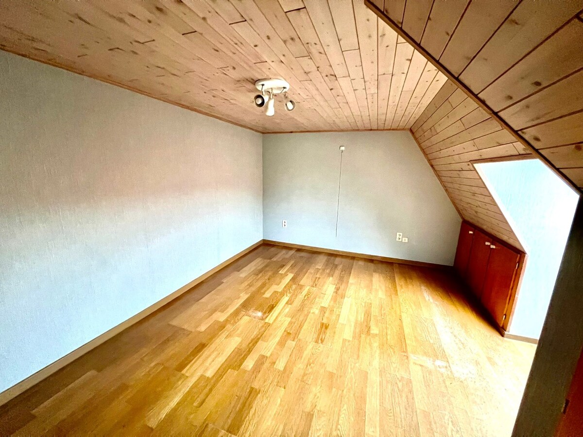 Landelijk gelegen woning, open bebouwing met prachtige tuin 