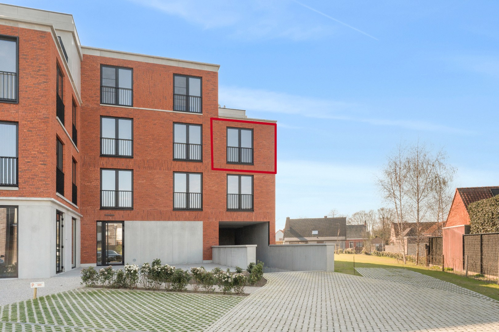 Nieuwbouwappartement met twee slaapkamers, terras en ondergrondse autostaanplaats te koop in Zulte 