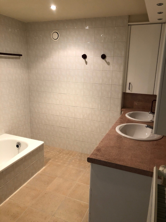 Ruim, stijlvol appartement in centrum Gavere (kleinschalige residentie). 2 Terrassen ! 