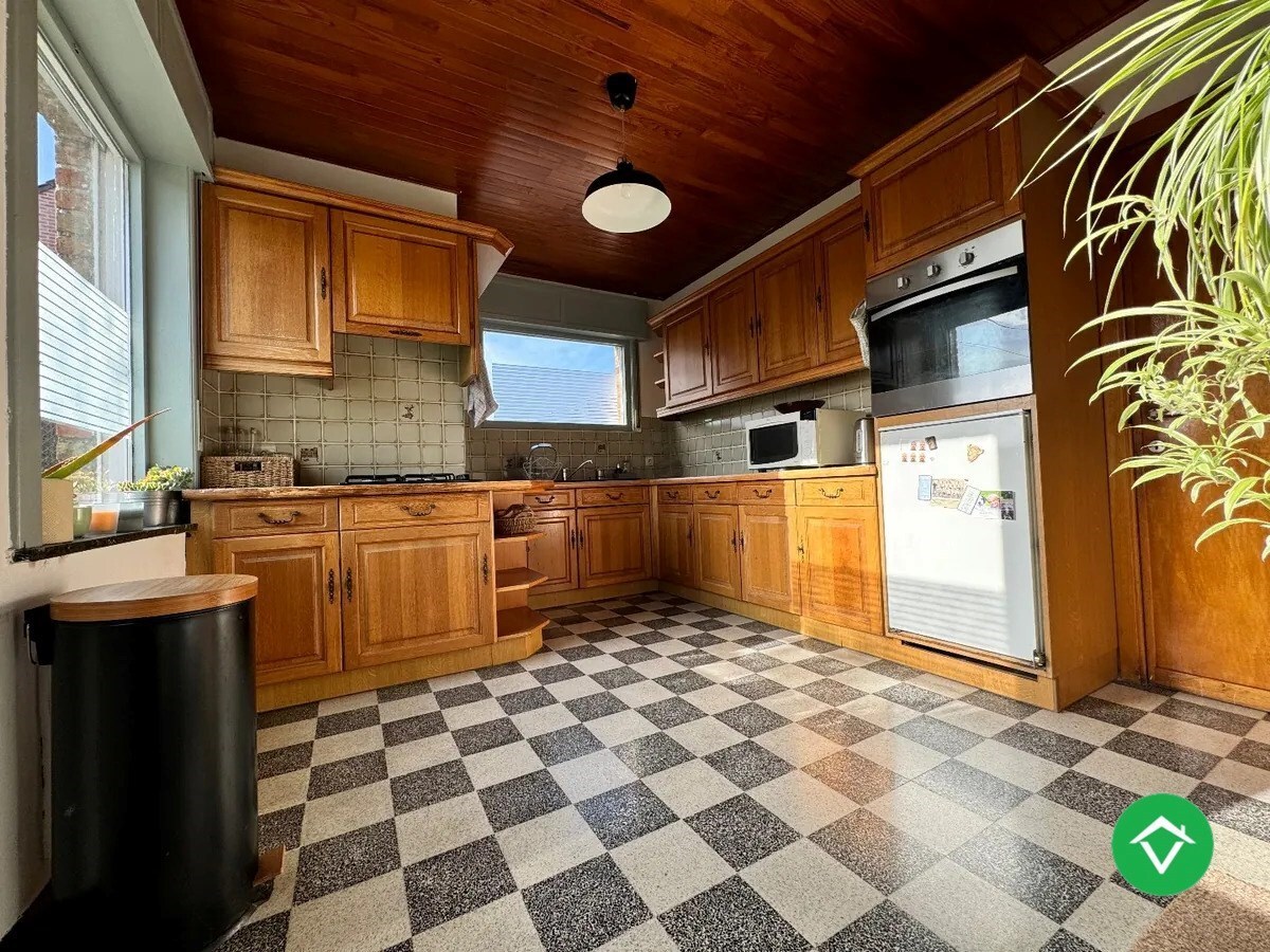 Halfopen bebouwing met 3 slaapkamers en een garage te Koekelare 