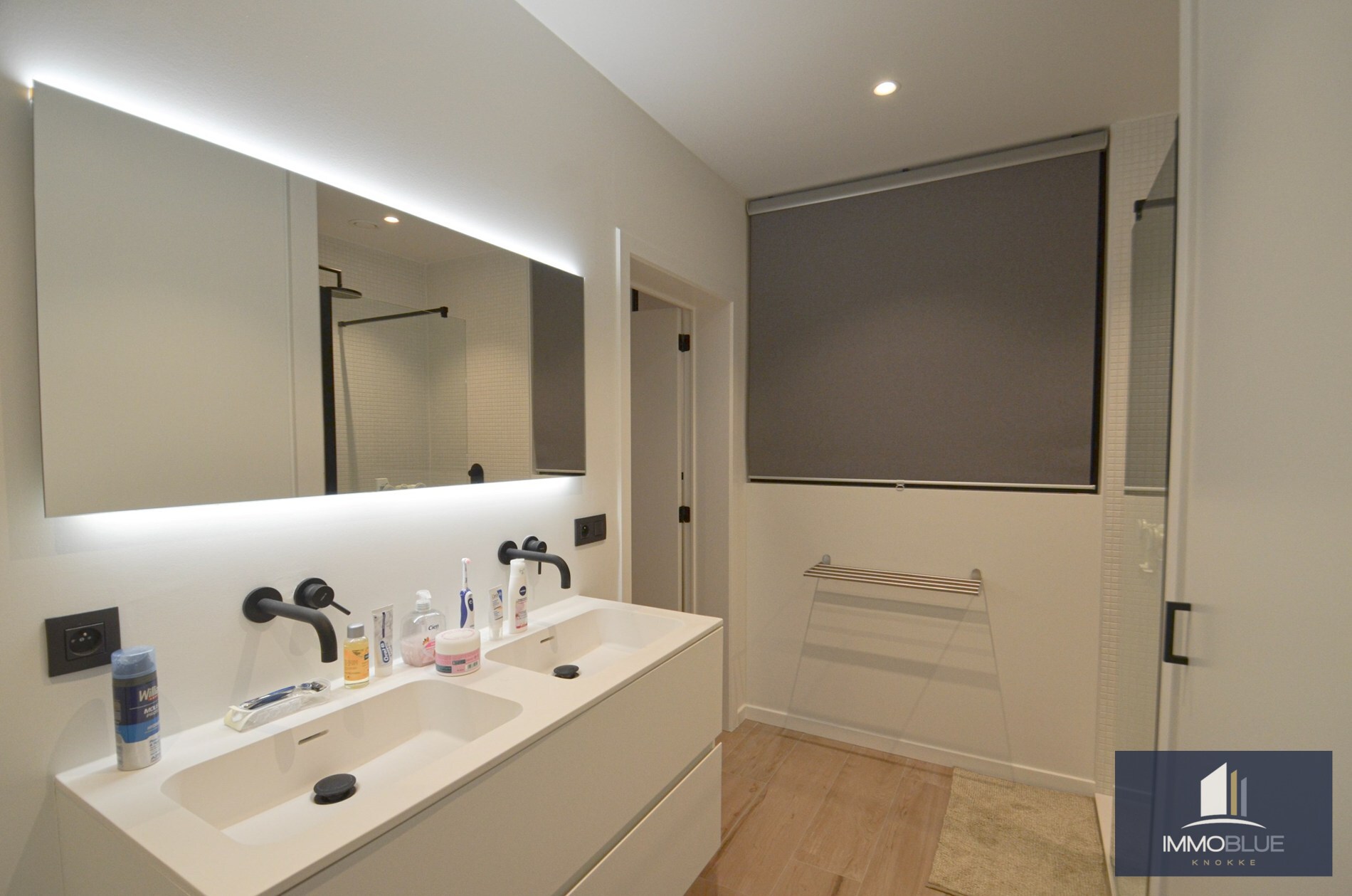 Appartement très récent, idéalement situé à quelques pas de la mer. 