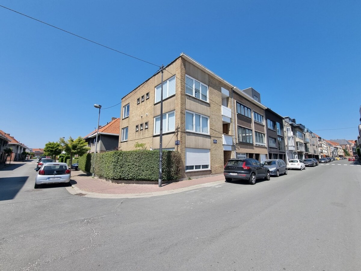 Hoekappartement met tuin en garage - Heist 