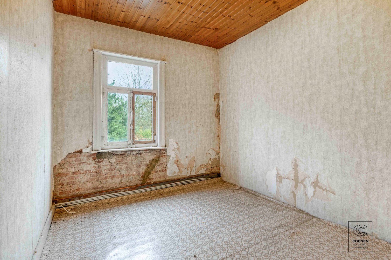 Volledig te renoveren woning met potentieel op een schitterende ligging te Brasschaat 