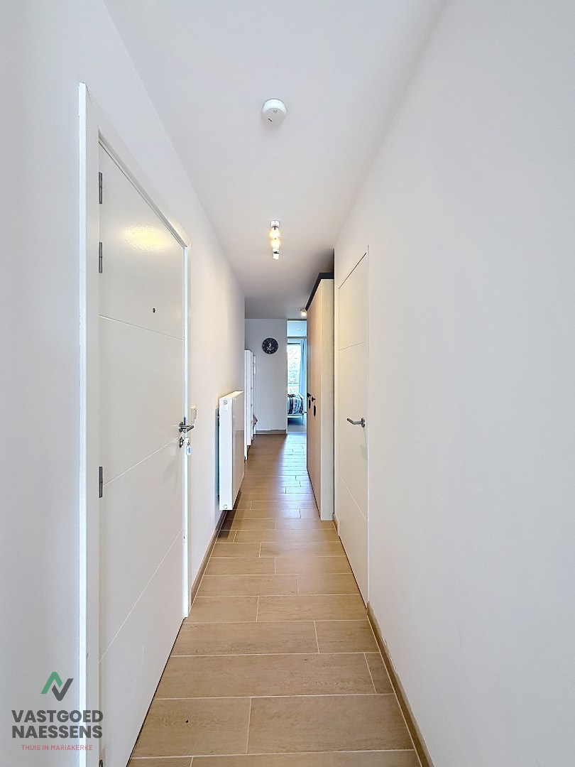 SUPERBE APPARTEMENT DE 2 CHAMBRES AVEC TERRASSE ENSOLEILLÉE DANS UN BÂTIMENT RÉCENT 