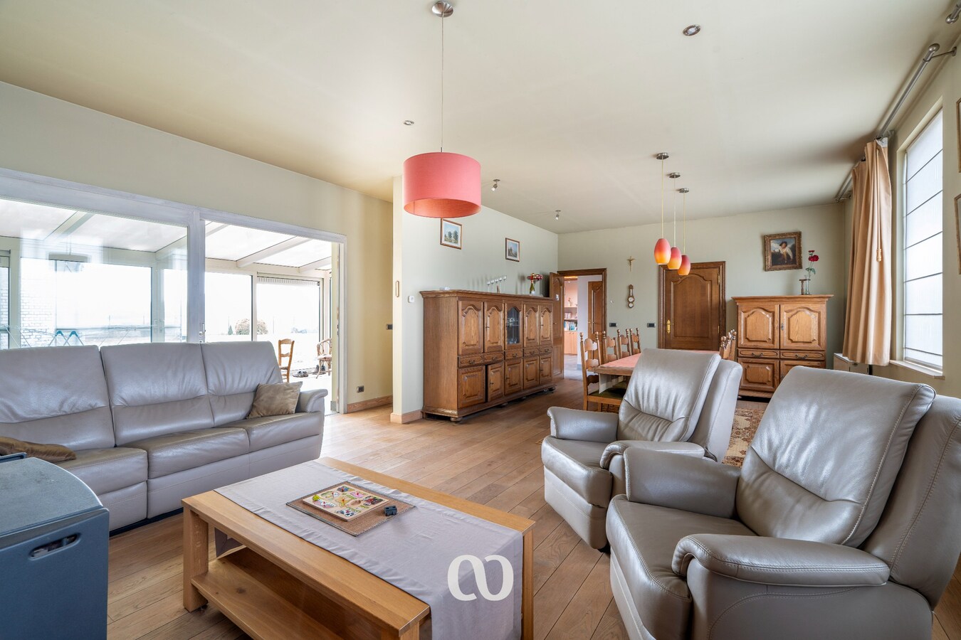 Gerenoveerde hoeve met atelier en een prachtig zicht 