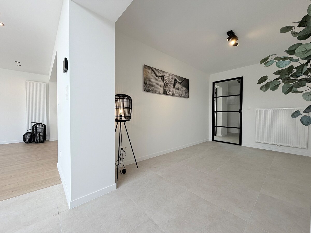 Prachtige gerenoveerde zeer ruime woning in een rustige wijk te  Gullegem ! *** NONO INSPIRED*** 