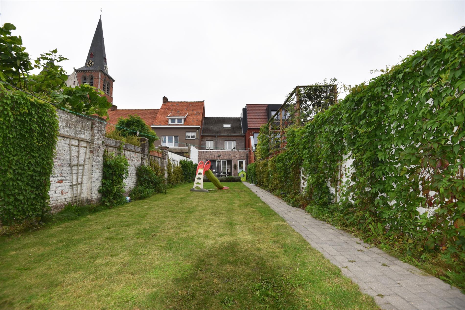Instapklare gezinswoning met 3 slpks, garage en tuin te Watervliet 