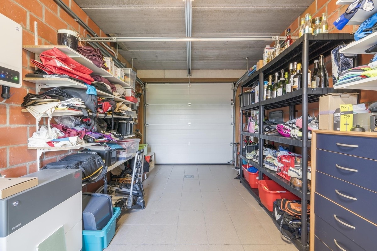 Rustig gelegen gezinswoning met tuin, garage &amp; oprit - Maldegem 