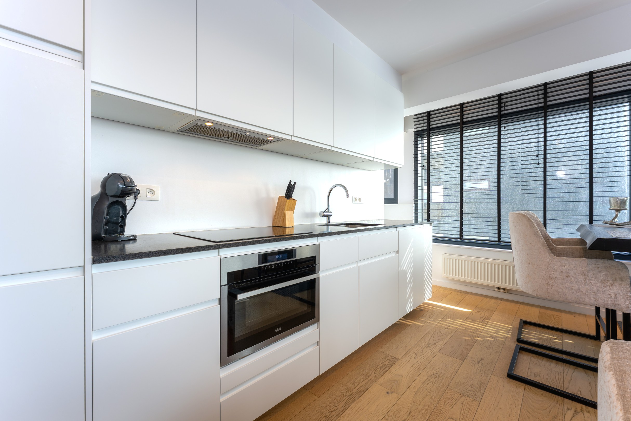 Hoek appartement met zijdelingszeezicht op centrale ligging 