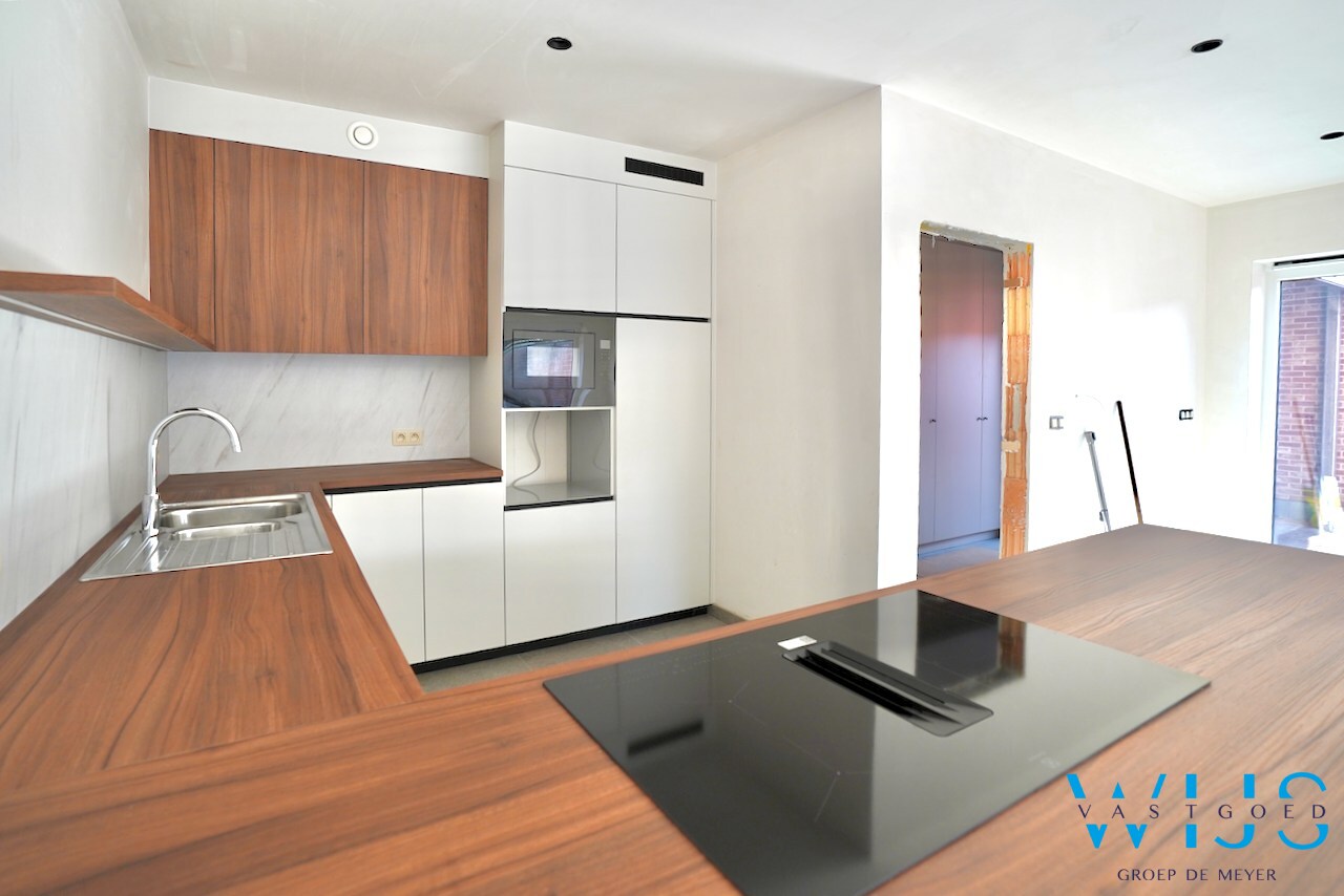 Nieuwbouw gelijkvloers appartement in hartje Ertvelde ! 