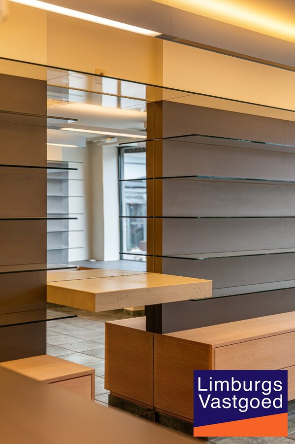 Handelshuis op commerciële topligging aan de Grote Markt 