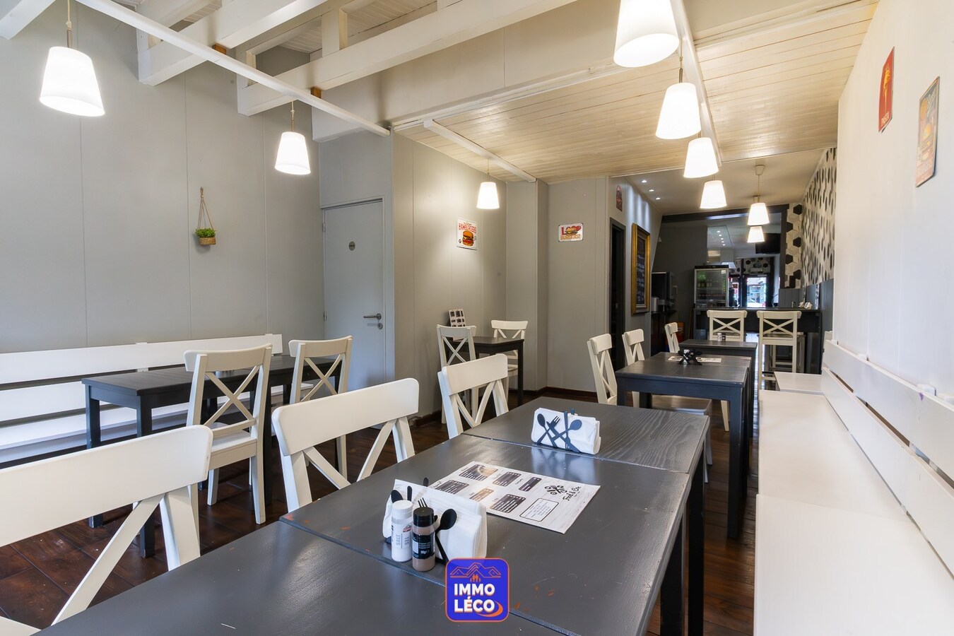 Parts de société avec immeuble commercial (terrasse et jardin),  "Food &amp; Co" en plein centre-ville ! 