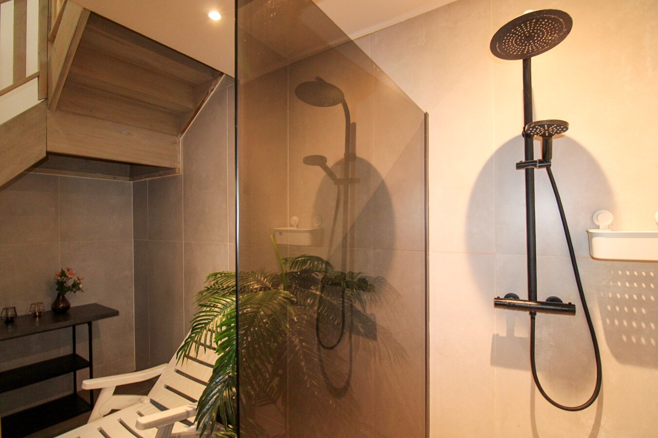 Veelzijdig handelshuis met woonst en luxueuze B&amp;B op toplocatie aan de Markt van Temse! 