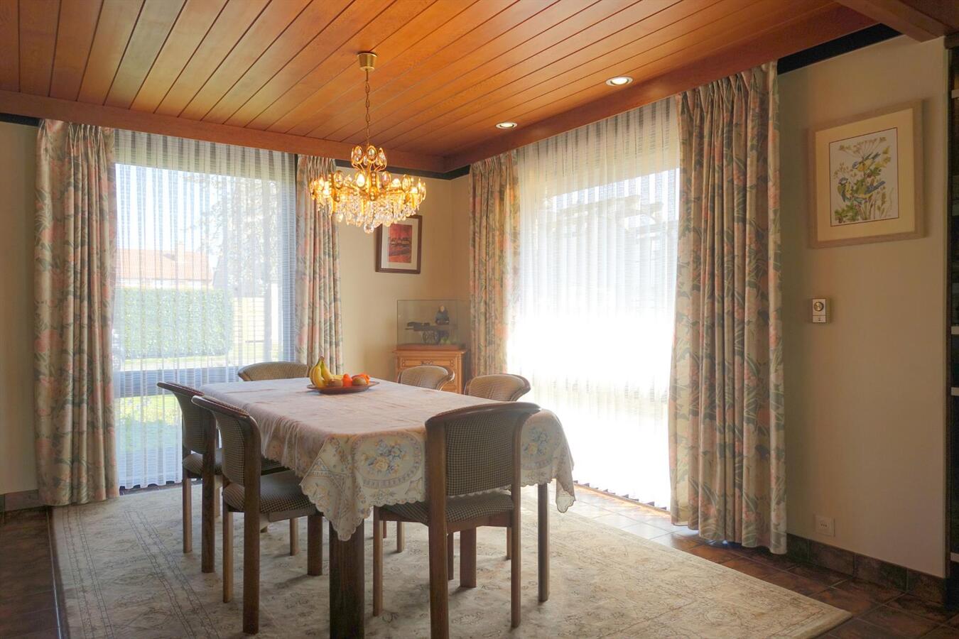 Charmante villa met zonnige tuin 