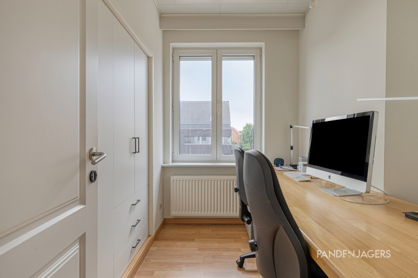 Verrassend ruime HOB (290 m²) met garage voor 3 wagens te Duffel 