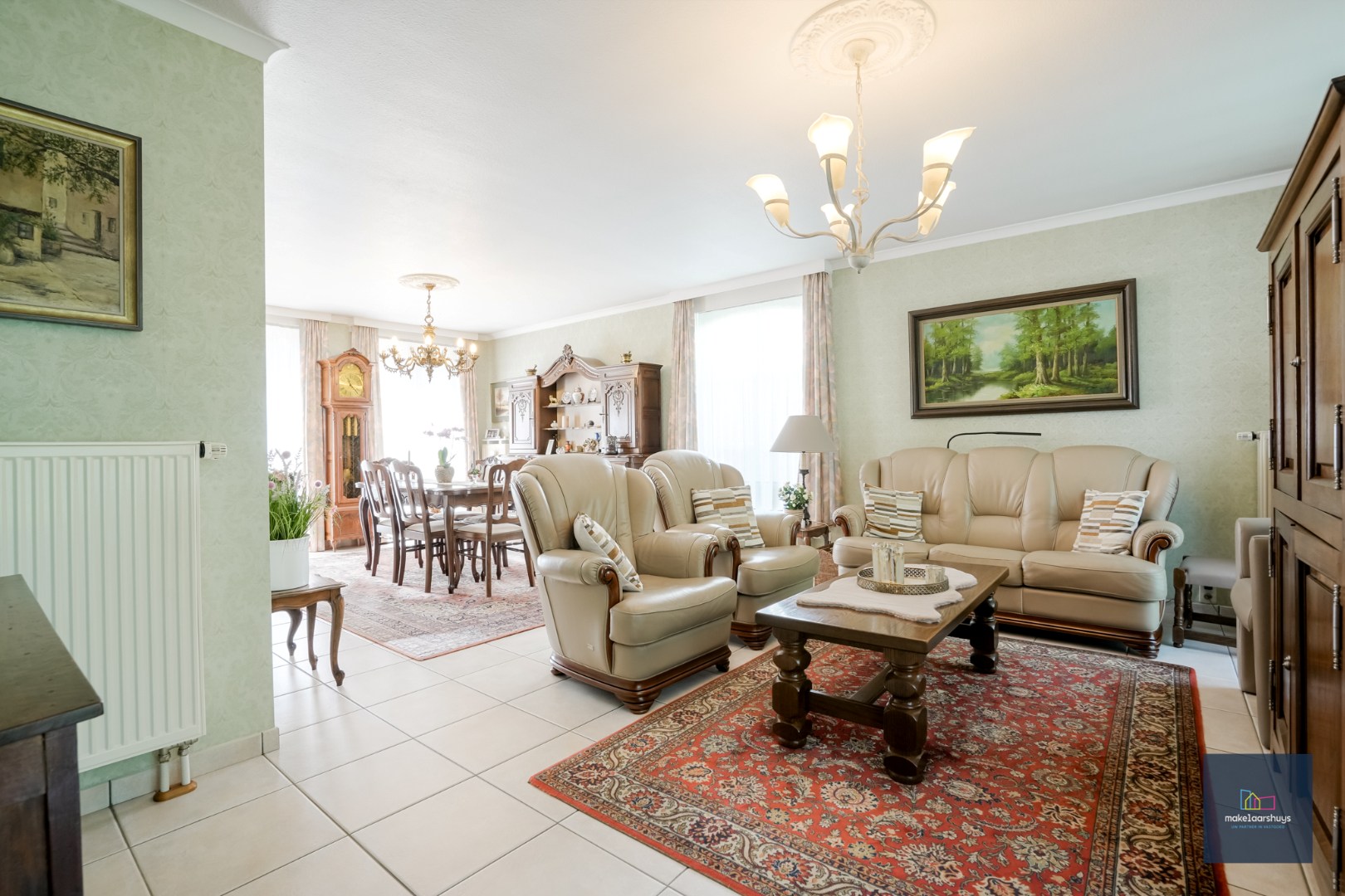 Charmante villa in Franse stijl nabij het centrum van Wondelgem 
