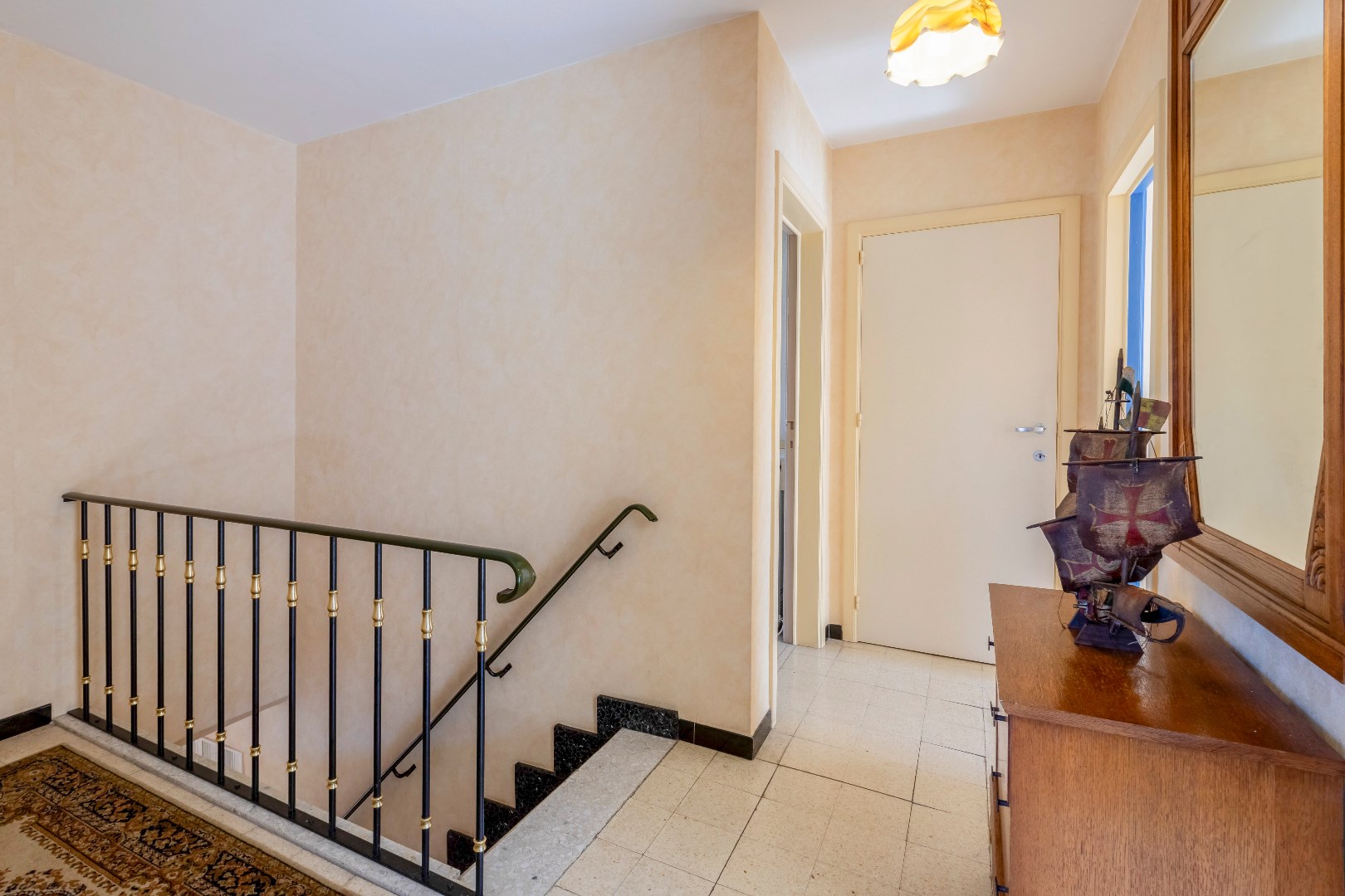 VERKOCHT - Ruime half open bebouwing met garage te Merelbeke 