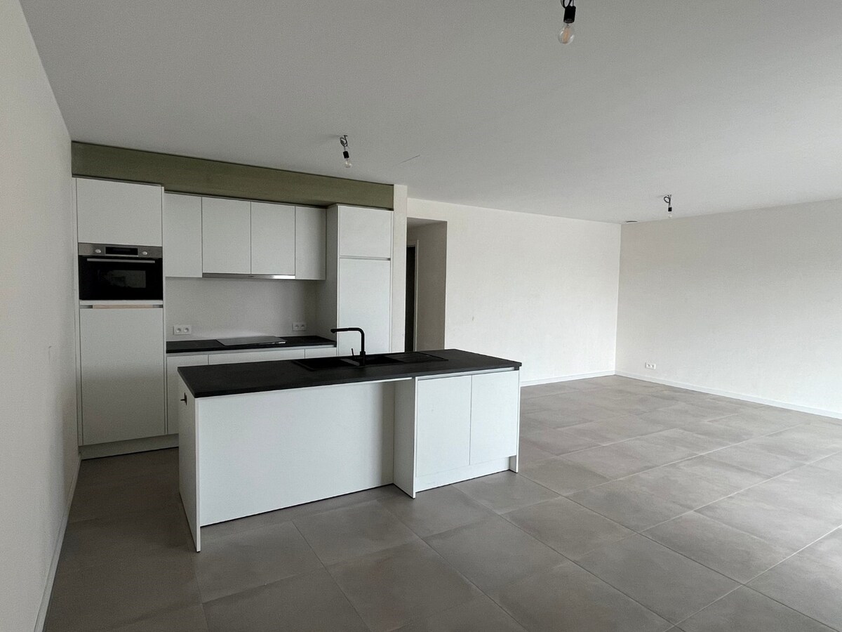 Ruim 2 slpk-appartement incl. staanplaats en kelderberging. 