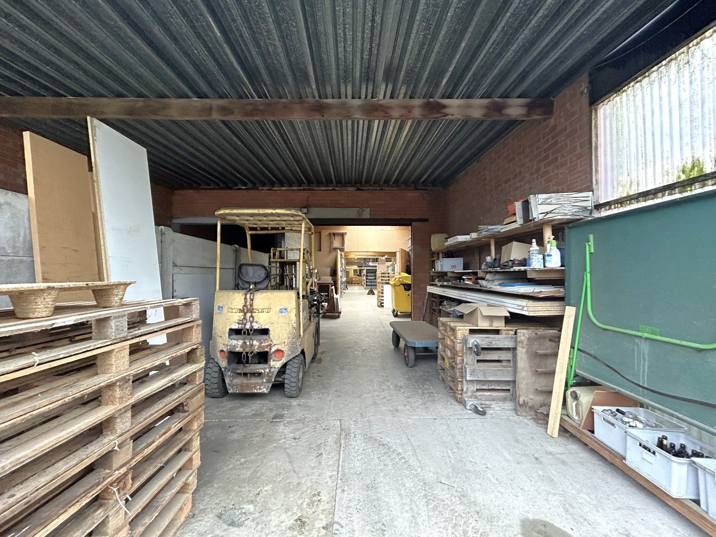 Handelsgelijkvloers op commerciële ligging in centrum Geel 